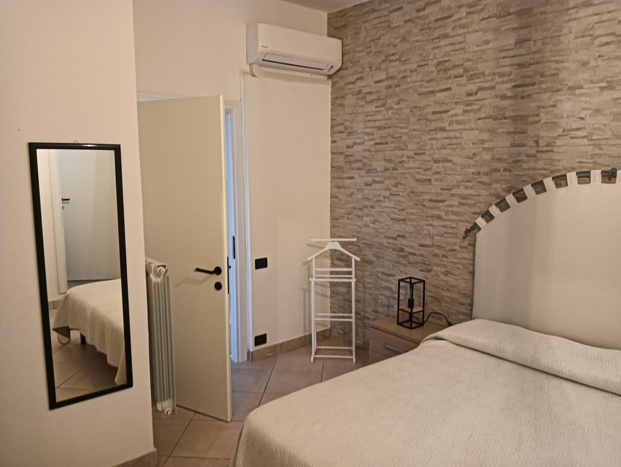 Domos Le Due Tuie Bed & Breakfast Piscinas Exterior photo