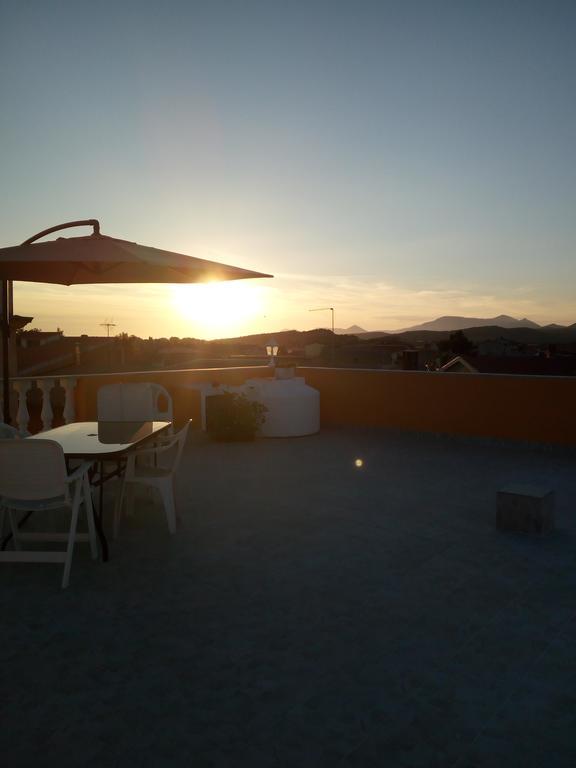 Domos Le Due Tuie Bed & Breakfast Piscinas Exterior photo
